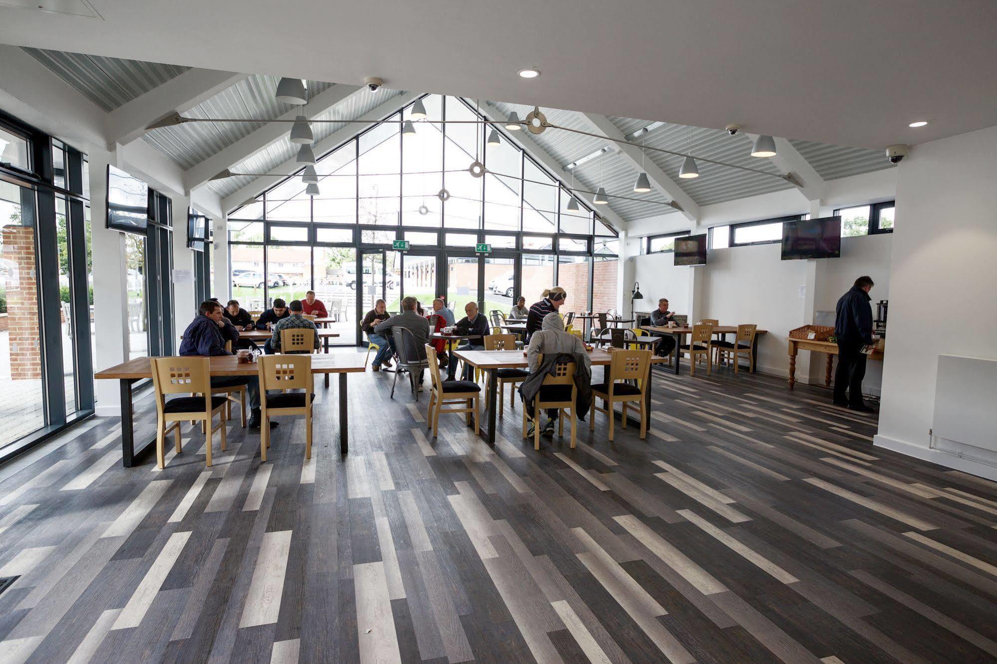 The Lodge Hotel Newbury  Exterior foto